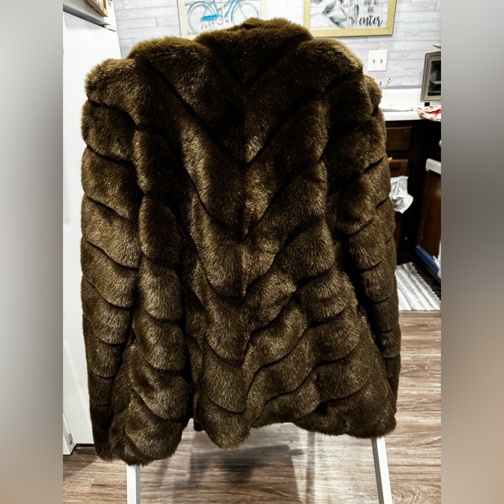 Ellen Tracy Luxurious Dark Brown Teddy Jacket